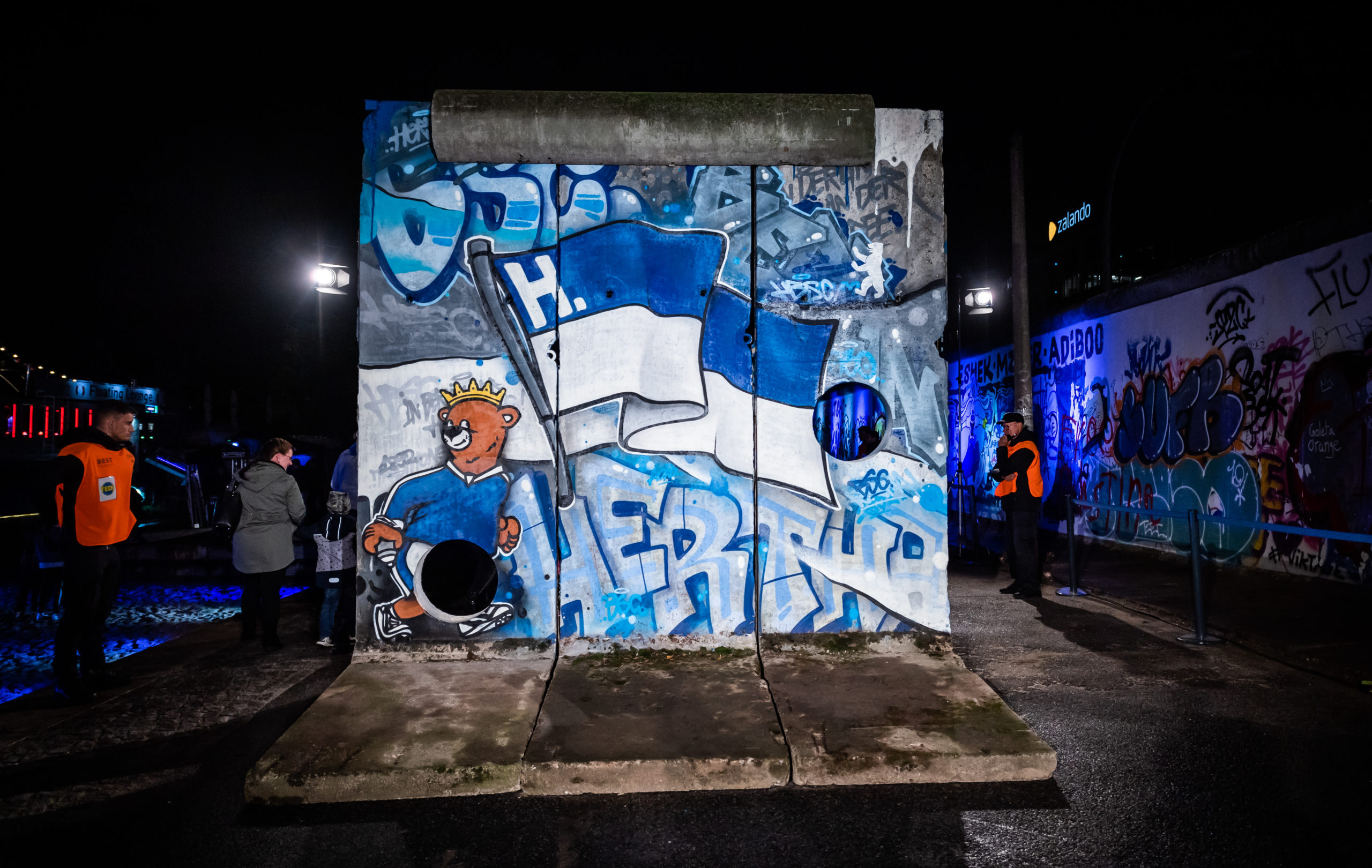 Mauerfall-Kampagne – East Side Gallery & Sondertrikotvorstellung